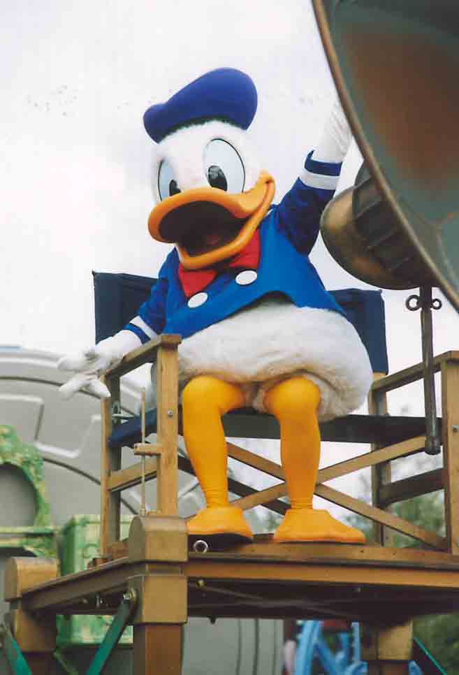 Francia - Disneyland París 18 - Pato Donald.jpg